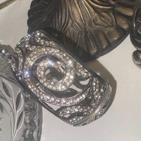 Crystal cuffs - Picture 5 of 7